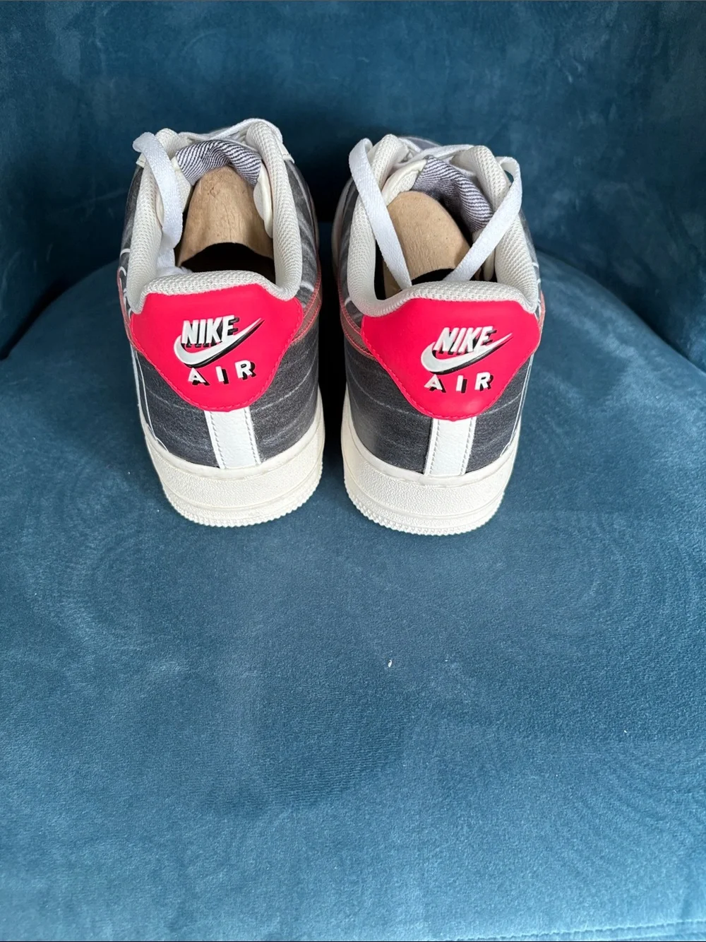 Nike air force 1 Low-Top “Zine” in Pink, Gray & White with Neon Accent size 10
